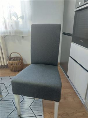 Set od 4 trpezarijske stolice
