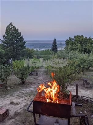 Vikendica i plac kod Šapata -Slankamenački vinogra