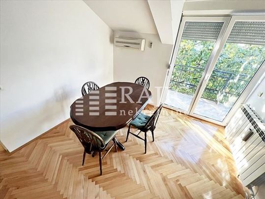 Dedinje,Slavka Ćuruvije,70m2,3.0+12m2 terasa, svet