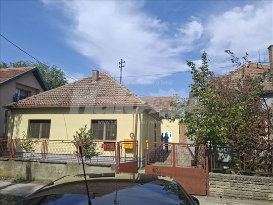 Dve kuće na 6,29 ari u Zrenjaninu