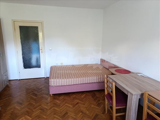 Garsonjera, Novi Sad, Grbavica 250 evra
