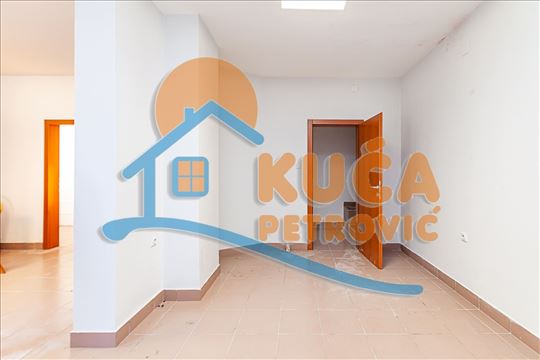 Izdaje se lokal 57m2 u Studeničkoj!