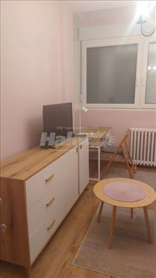 Izdajem sobu studentkinji na Novom Beogradu