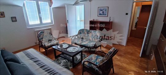 Izdajem stan 35m2 u stambenoj zgradi