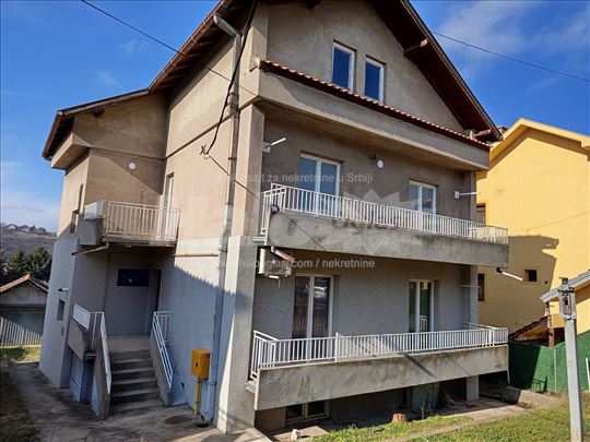 Kuća u Smederevu, 352kvm,6 ar plac, gas,ozakonjena