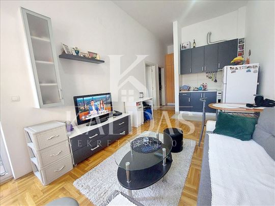 Novi Sad, Grbavica, uknjižen, namešten stan, 37 m2
