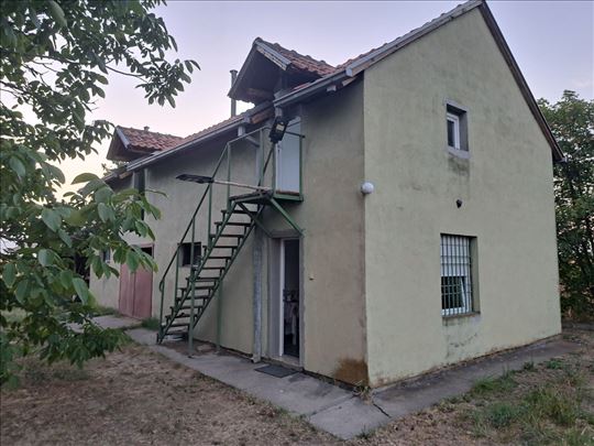 Ruma-Borkovac PP objekat 166m2, 68 ari, uknjižen