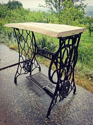 Singer retro unikat sto