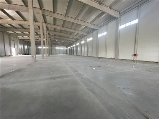 Skladišno-poslovni prostor 6000m2
