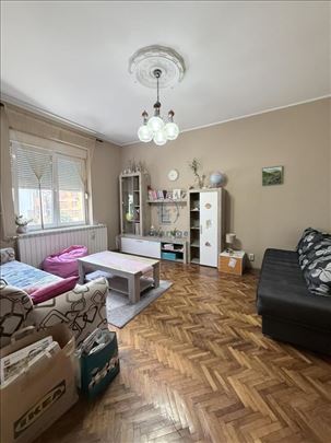 Slavija, Makenzijeva, 40 m2, 1.0, 600 eur