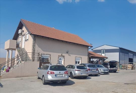 Sremčica kuca 140m² plac 21ar
