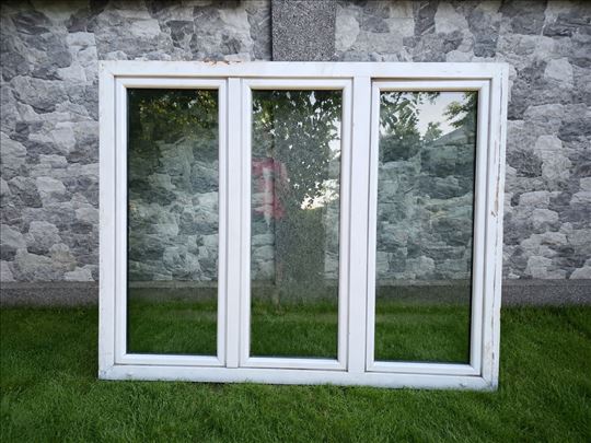 Trokrilni PVC prozor 