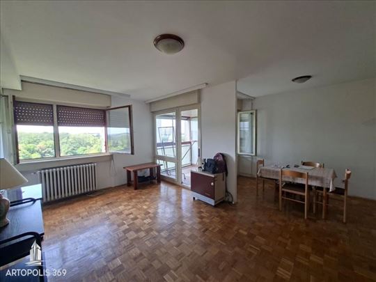 Adaptibilan, najlepši deo Banjice, prelep pogled! 