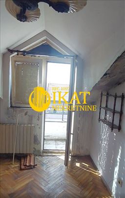 Bogoslovija, duplex 93m2 za renoviranje