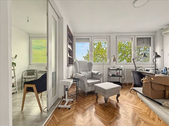 Broker - Prodaja stana na Tesli