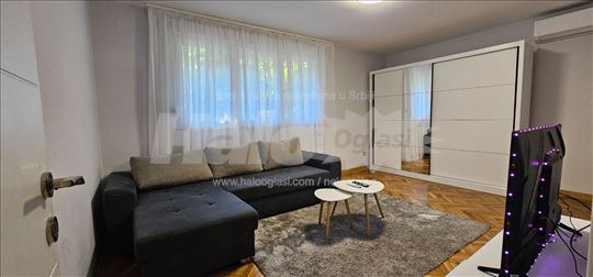 Dvosoban 60 m2, namešten, renoviran LUX, Rakovica