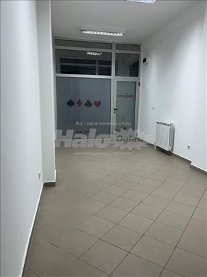Izdajem Lokal na Trosarini