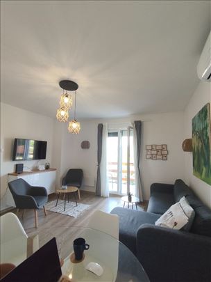 Jednosoban stan 34m2, garaža, parking,podrum