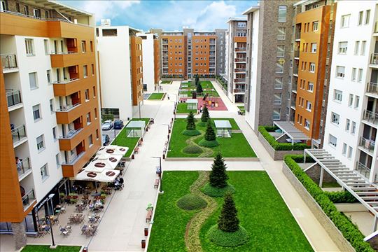 Luksuzno opremljen stan u A bloku - Retko u ponudi