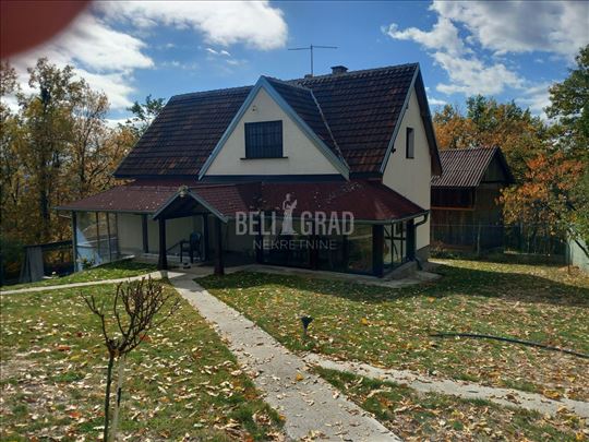 Porodična kuća u Guči, naselje Zeoke