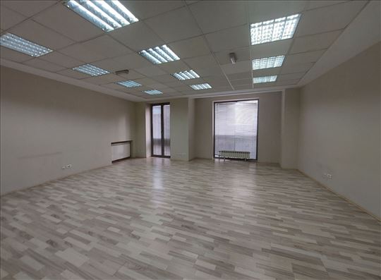 PP u poslovnoj zgradi, 216m2 ID 13037-1