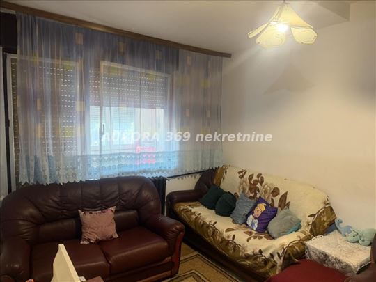 Ruma! Centar. MoŽe Kredit. Dvoiposoban, 58m2, Polu
