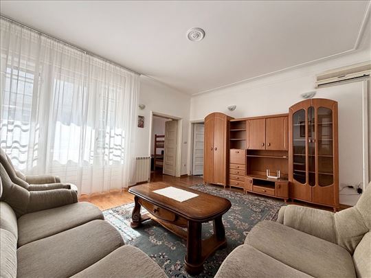 Salonski 2.0 stan za izdavanje kod Hrama, 70m2