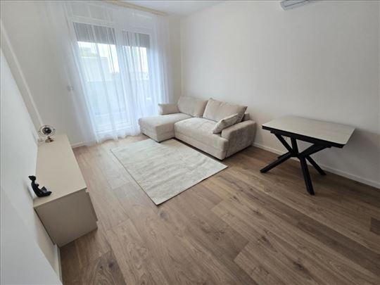 Zemunske kapije,lux,2 spavaće sobe,garaža ID#81944