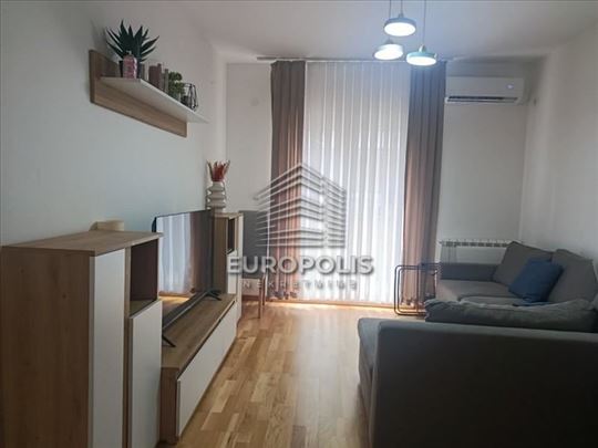 Banjica, 3.0, dve spavaće sobe, garažno mesto, nov