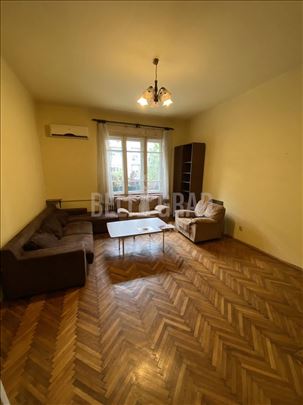 Cara Dušana – Salonac 50m2, vrhunska lokacija