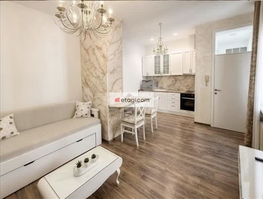 Đeram pijaca – kompletno renoviran dupleks 57 m²
