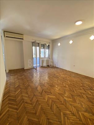 Dorcol kompletno renoviran 2.5 stan - 2 terase
