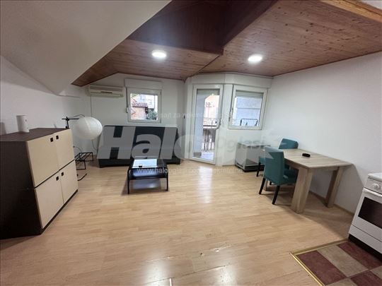 Izdajem garsonjeru 30m2 na Medaku 3
