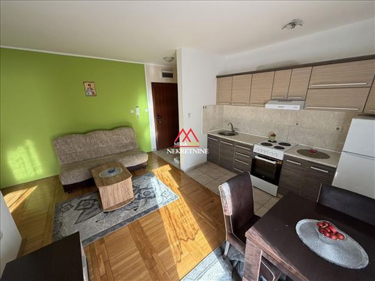 Jednoiposoban stan + parking - 40m2 - Nova Detelin