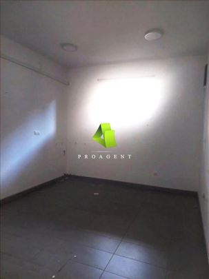 Lokal u centru na prometnoj lokaciji ID#8783