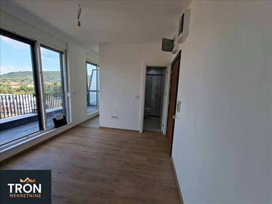 Nenamešten jednosoban stan na Raju 34m2