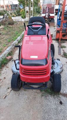Traktor za kosenje trave