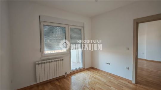 Uknjižen dvosoban stan 52m² – blizu Hotela Mar ID#