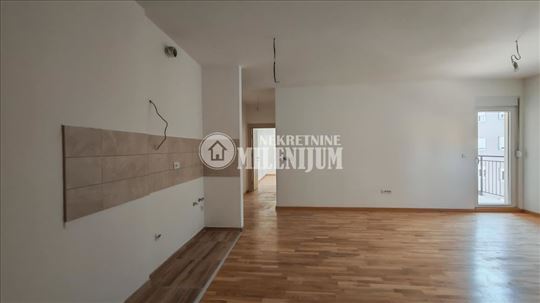 Uknjižen trosoban stan 63m² – blizu Hotela Mar ID#