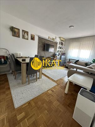 Vukov spomenik, renoviran 1.5 37m2
