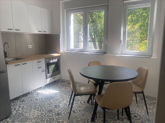 Železnik centar 