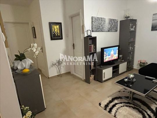 Barajevo- kuća od 148m2, nameštena sa prelepim pog