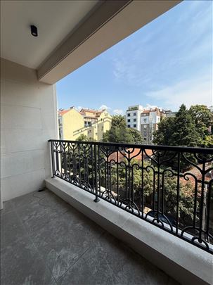 Beogradska, 4.0 stan u novogradnji sa garažnim mes