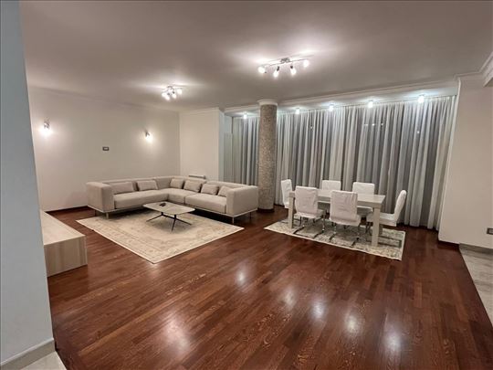 Deligradska, 130 m2, 4 sprat, luks, 4.0, garaža