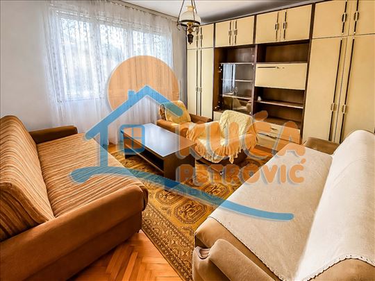 Dva stana u kući, 43m2+72m2, potes Babički odredi