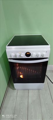 Električni šporet Indesit 50 cm turbo rerna
