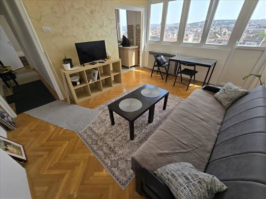 Gospodar Jovanova,2.0,potpuno renoviran,lep pogled