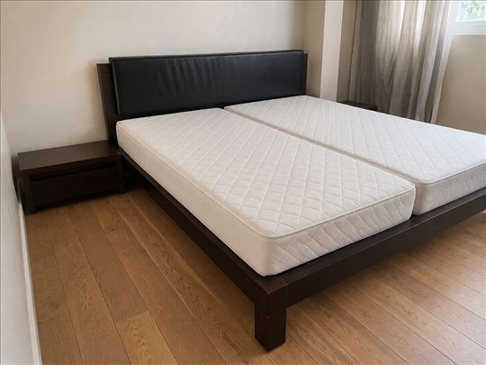 Krevet KING size, 2 dušeka, 2 noćna stočića