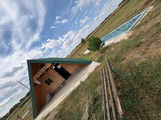 Novi Karlovci vikendica 30m2 sa bazenom HITNO!