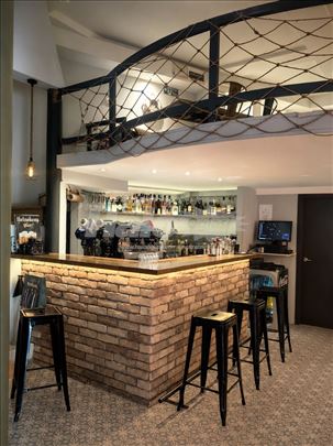 Razrađen kafe-bar kod Terazija – gotov biznis
